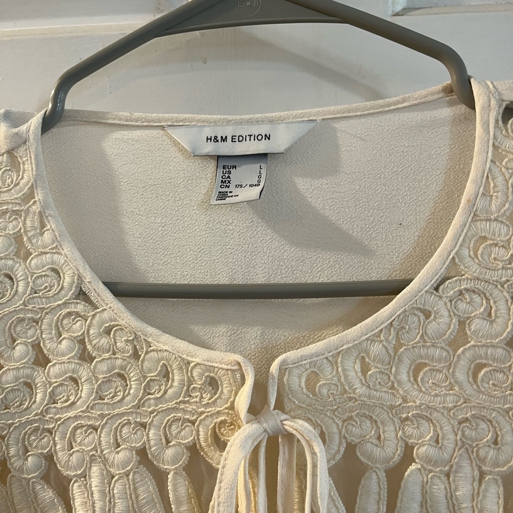 H&M Cream Floral Embroidered Blouse - Picture 2 of 3